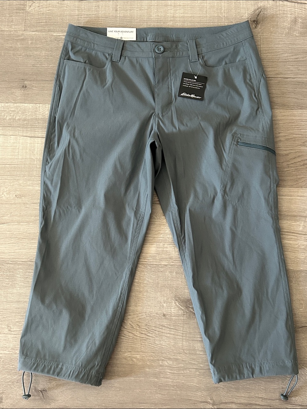 EDDIE BAUER | Women’s RAINIER CAPRI:GRAPHITE